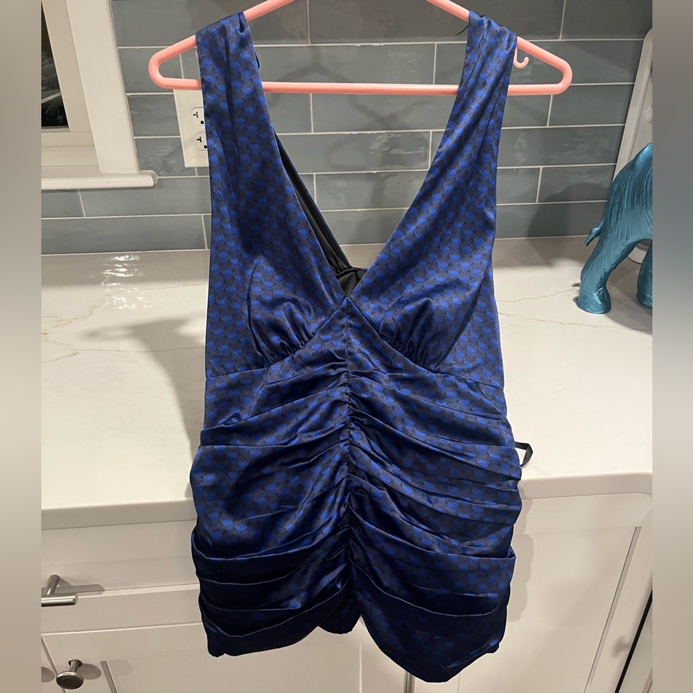 Express Top - NOTE STRAPS - Must Add to a Bundle Amounting to a Minimum of $20)